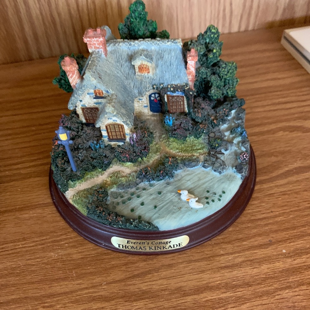 Thomas Kinkade Everett’s Cottage Collectible
